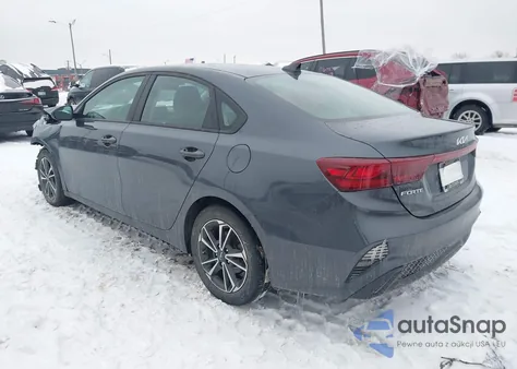 2022 Kia Forte Lxs z USA, uszkodzony, nr VIN 3KPF24AD4NE485402